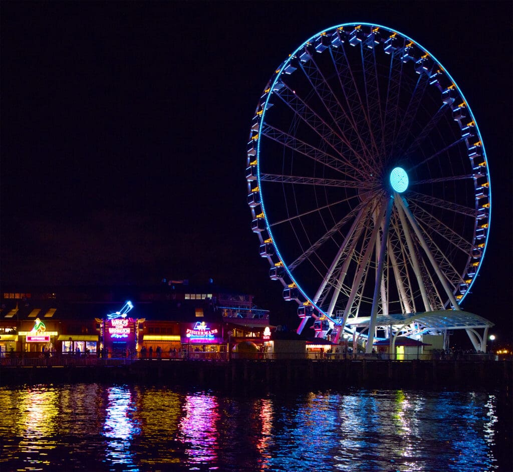 Seattle Great Wheel - Lights On